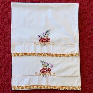 Handmade Floral Embroidered Crochet Trim Case Set